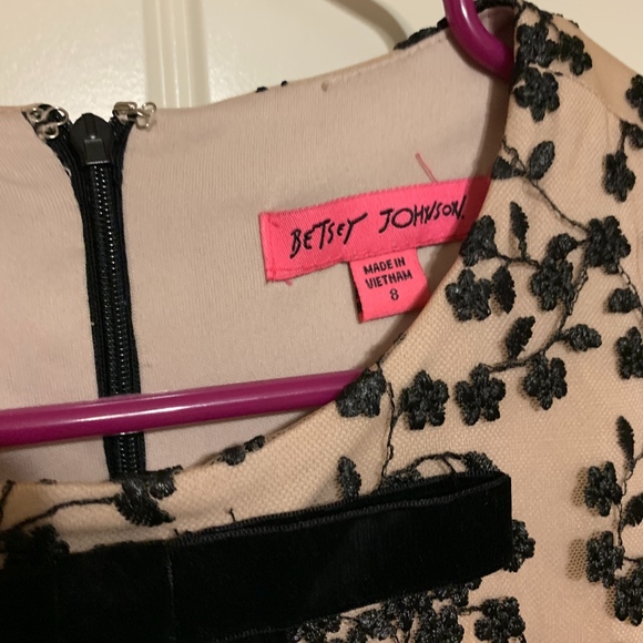 Betsy Johnson Embroidered Dress New w tags sz 8 - Picture 2 of 6